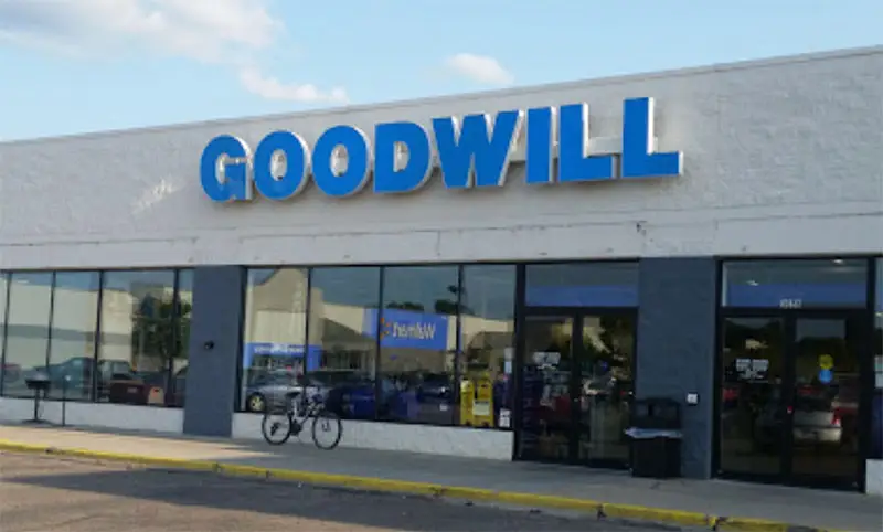 Goodwill bins and goodwill outlets in Charlotte, Michigan